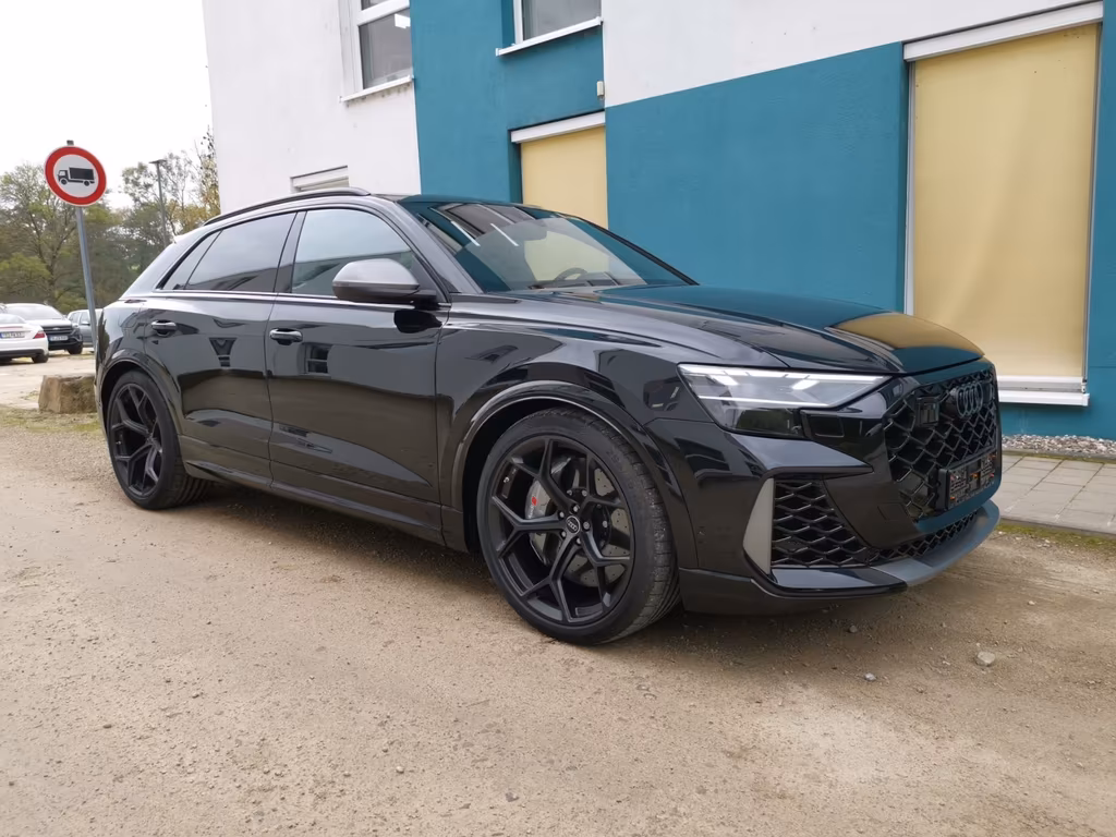 Audi RSQ8