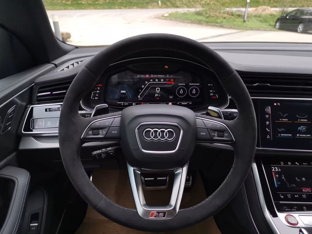 Audi RSQ8