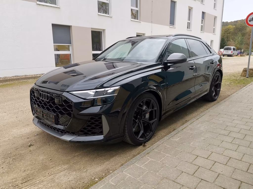 Audi RSQ8