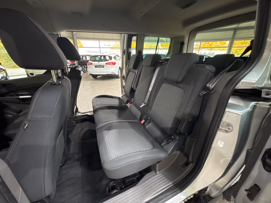 Ford Grand Tourneo