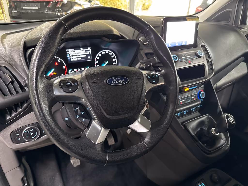 Ford Grand Tourneo