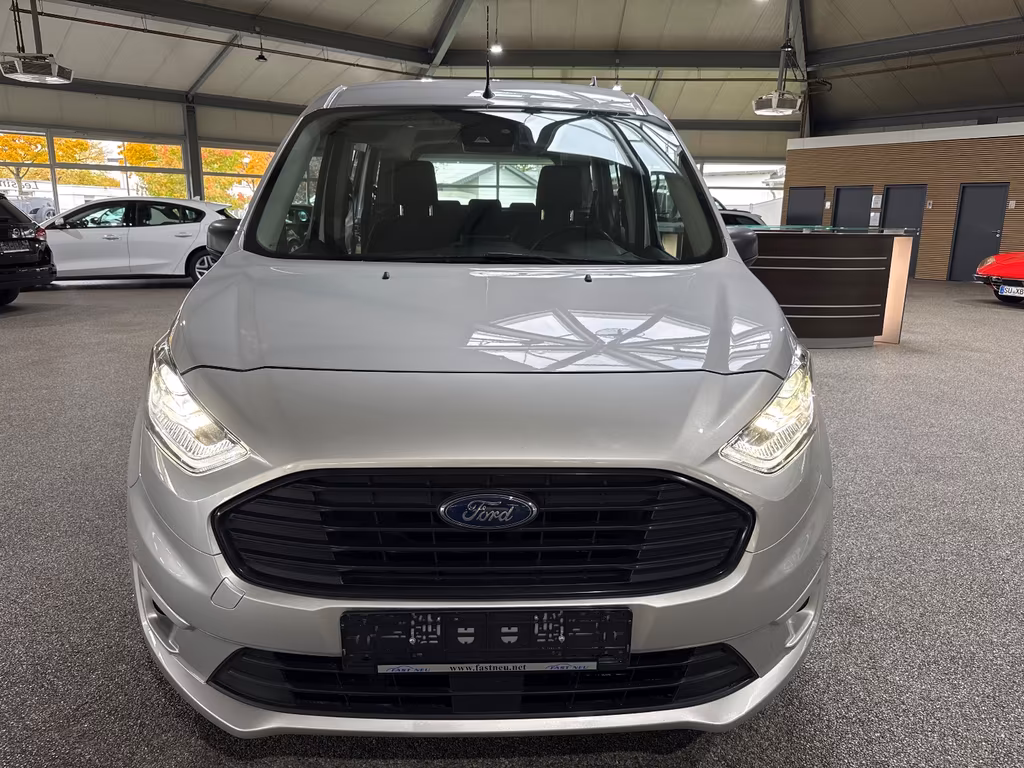 Ford Grand Tourneo