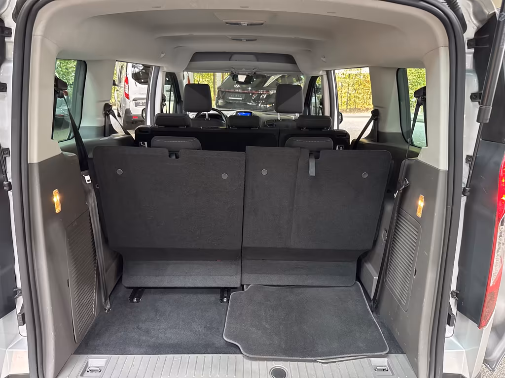 Ford Grand Tourneo