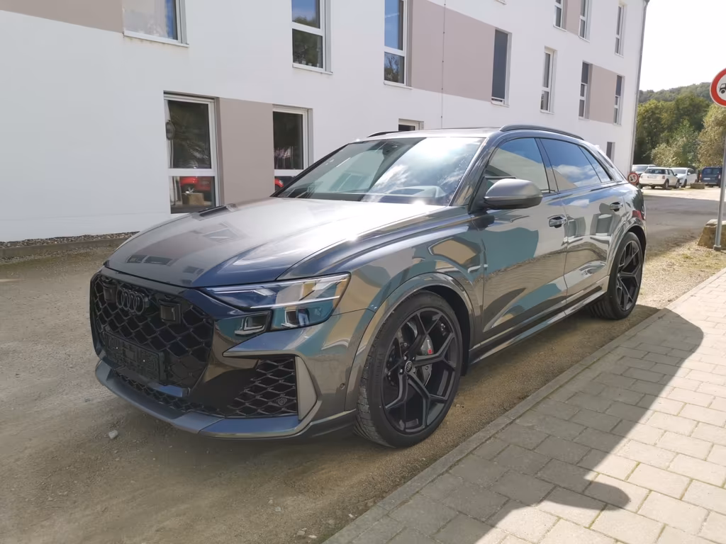 Audi RSQ8