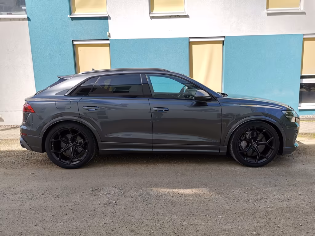 Audi RSQ8