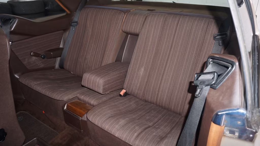Mercedes-Benz E 230