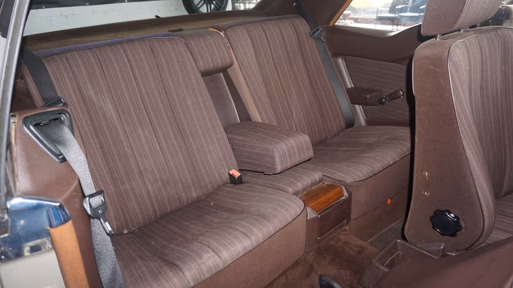 Mercedes-Benz E 230