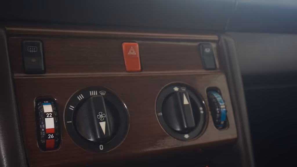 Mercedes-Benz E 230