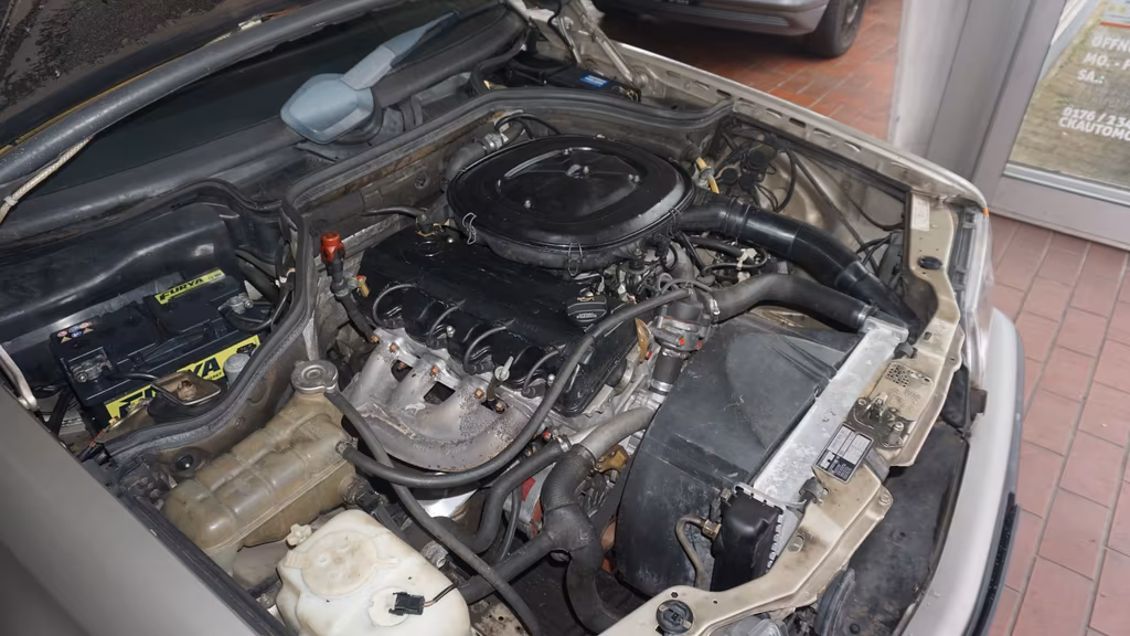 Mercedes-Benz E 230