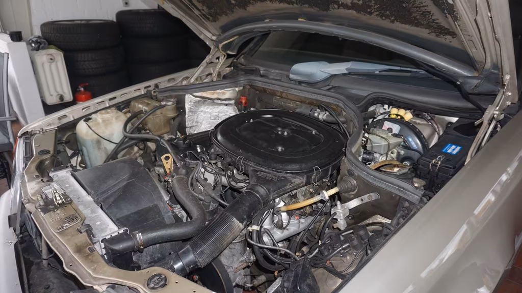 Mercedes-Benz E 230