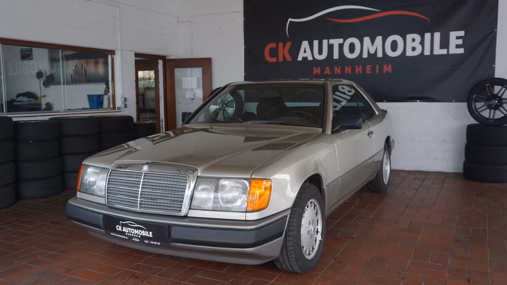 Mercedes-Benz E 230