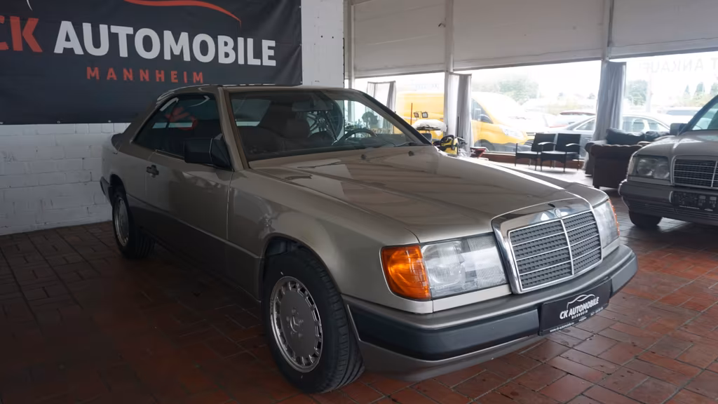 Mercedes-Benz E 230