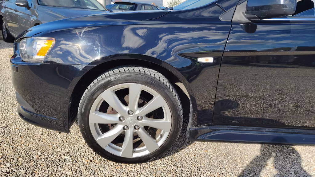 Mitsubishi Lancer