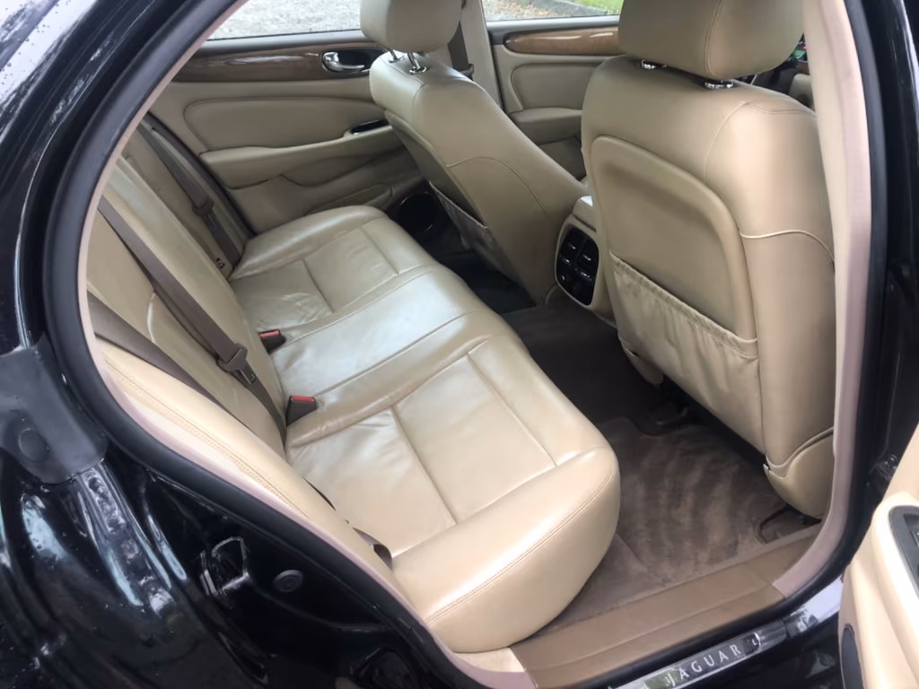 Jaguar XJR