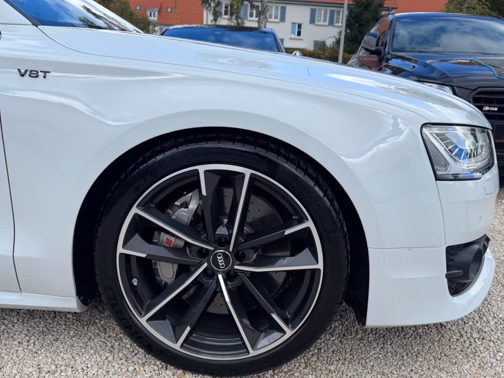Audi S8