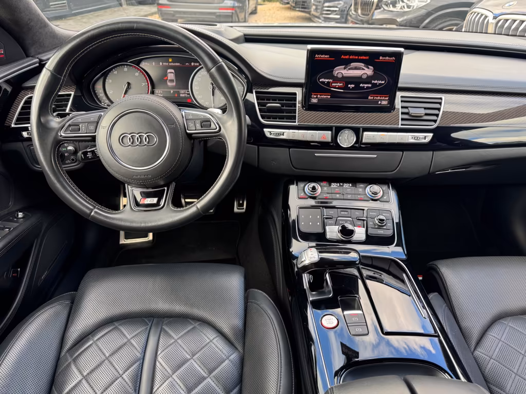 Audi S8