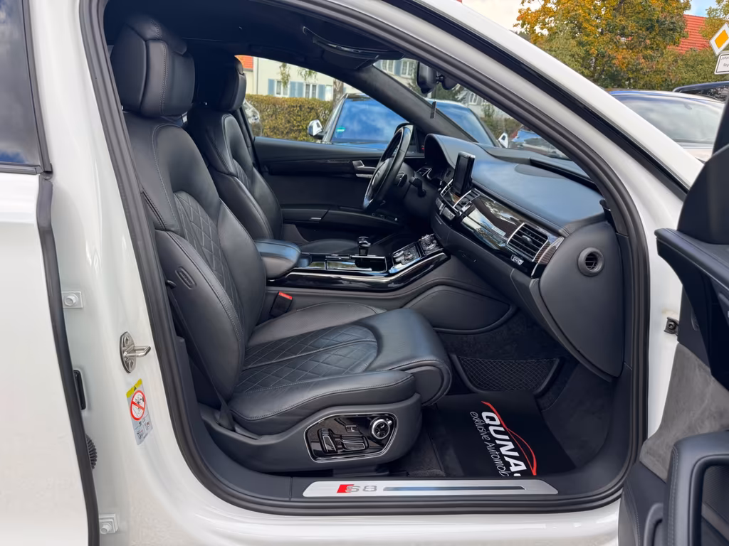 Audi S8