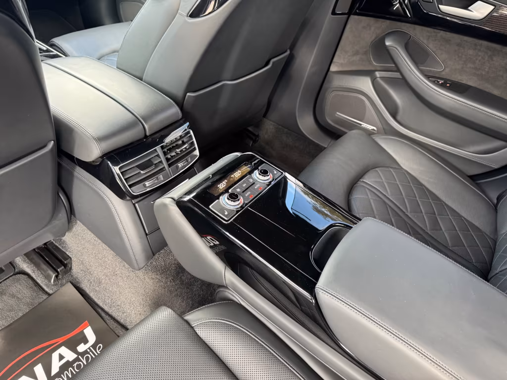 Audi S8