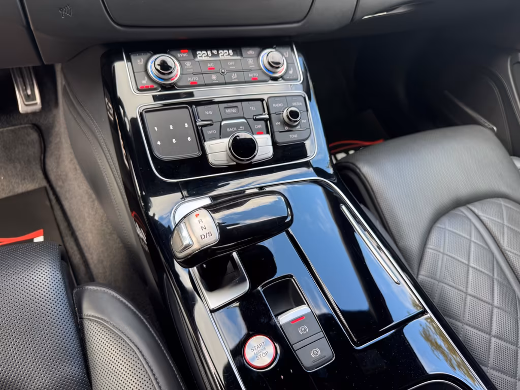 Audi S8