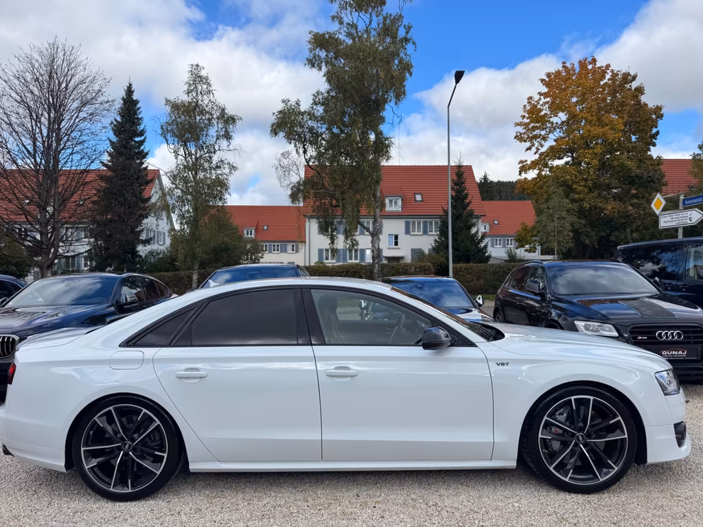Audi S8