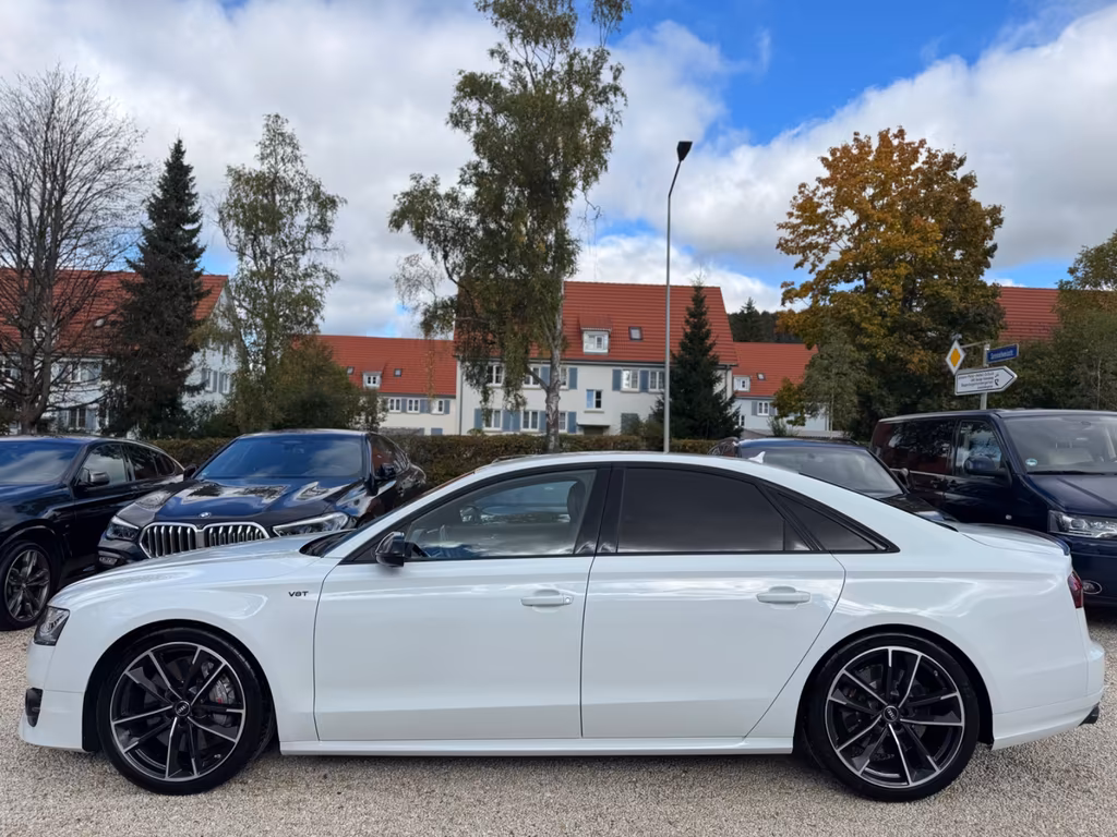 Audi S8