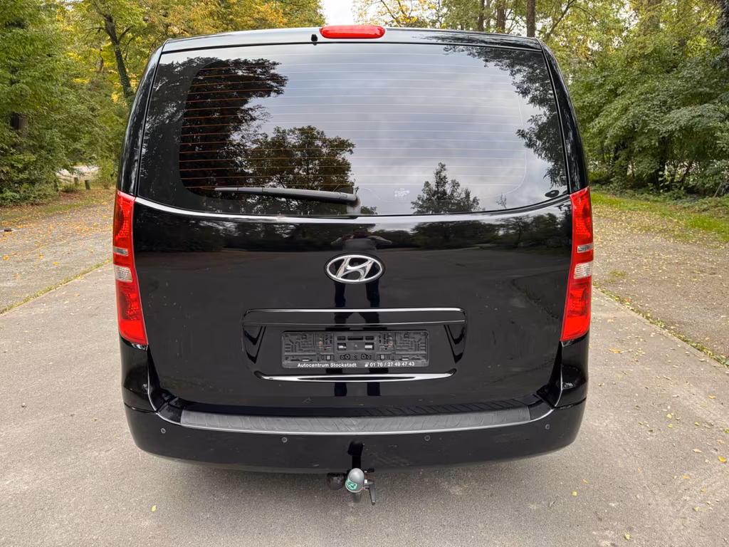 Hyundai H-1 Starex
