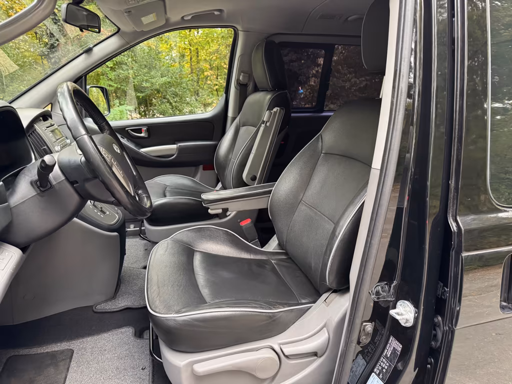 Hyundai H-1 Starex