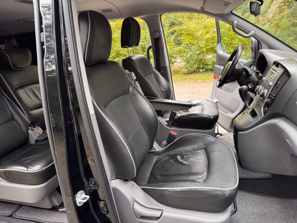 Hyundai H-1 Starex