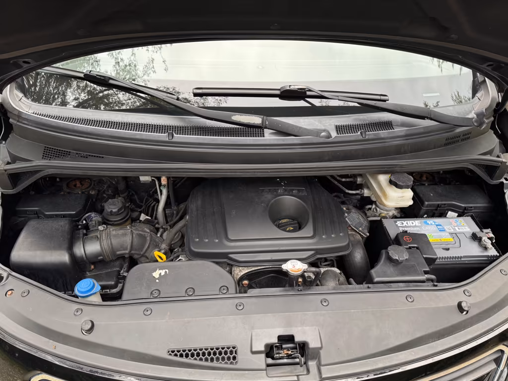 Hyundai H-1 Starex