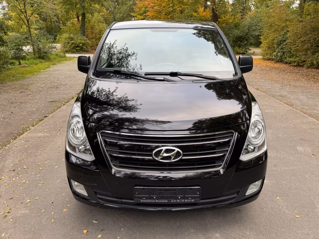 Hyundai H-1 Starex