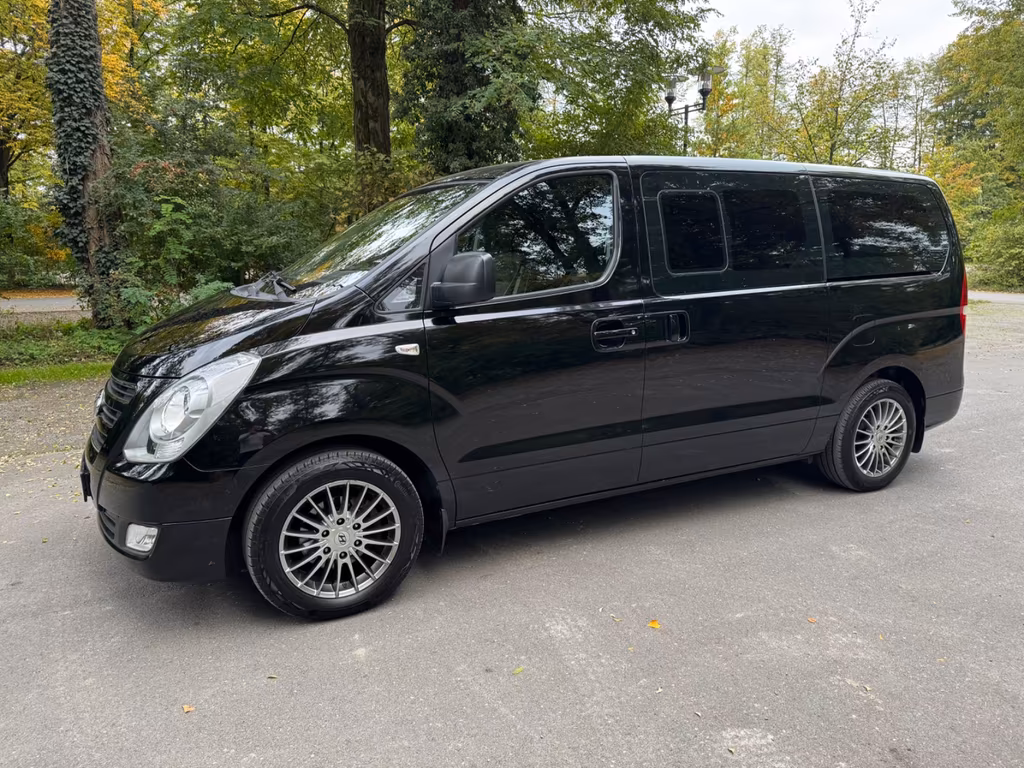 Hyundai H-1 Starex