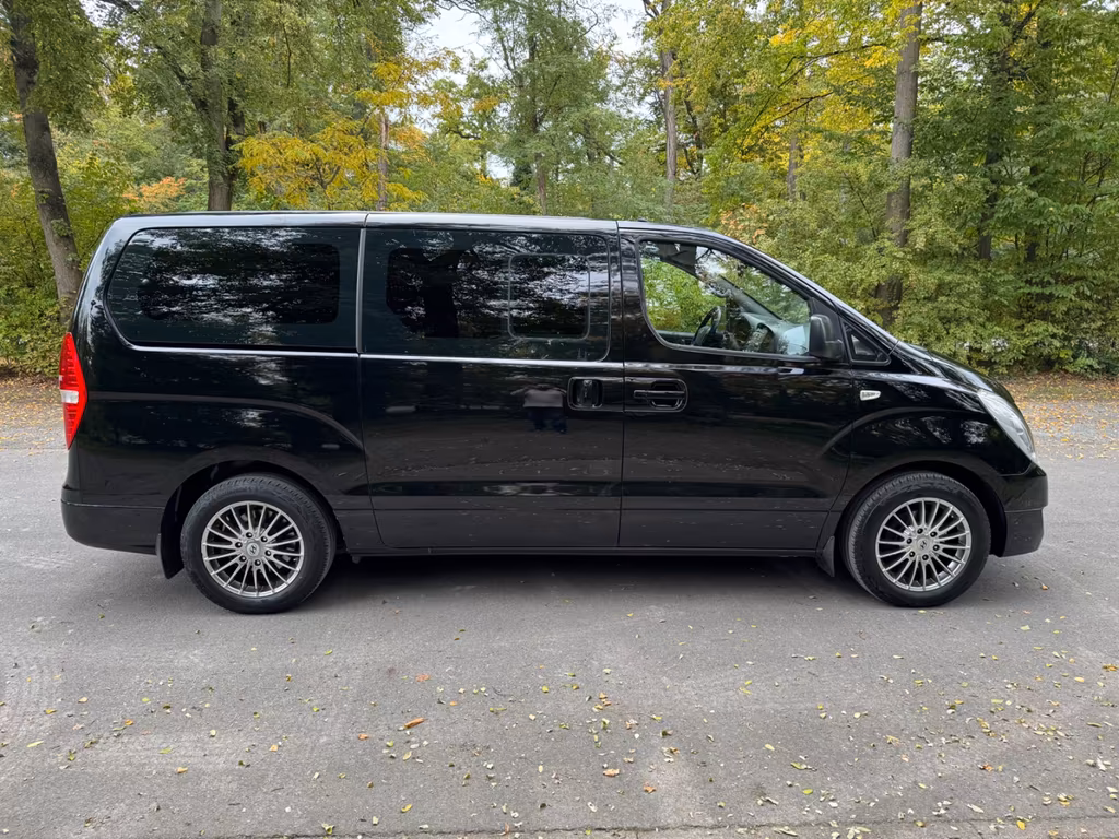 Hyundai H-1 Starex