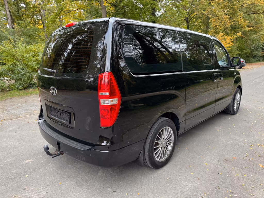 Hyundai H-1 Starex