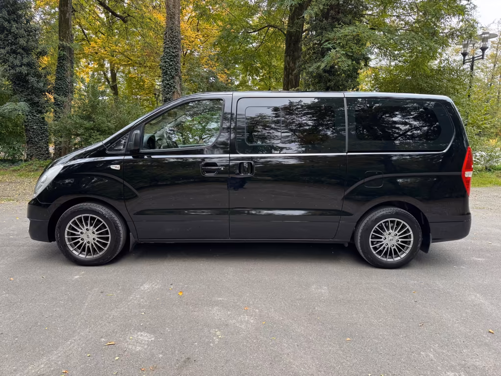Hyundai H-1 Starex