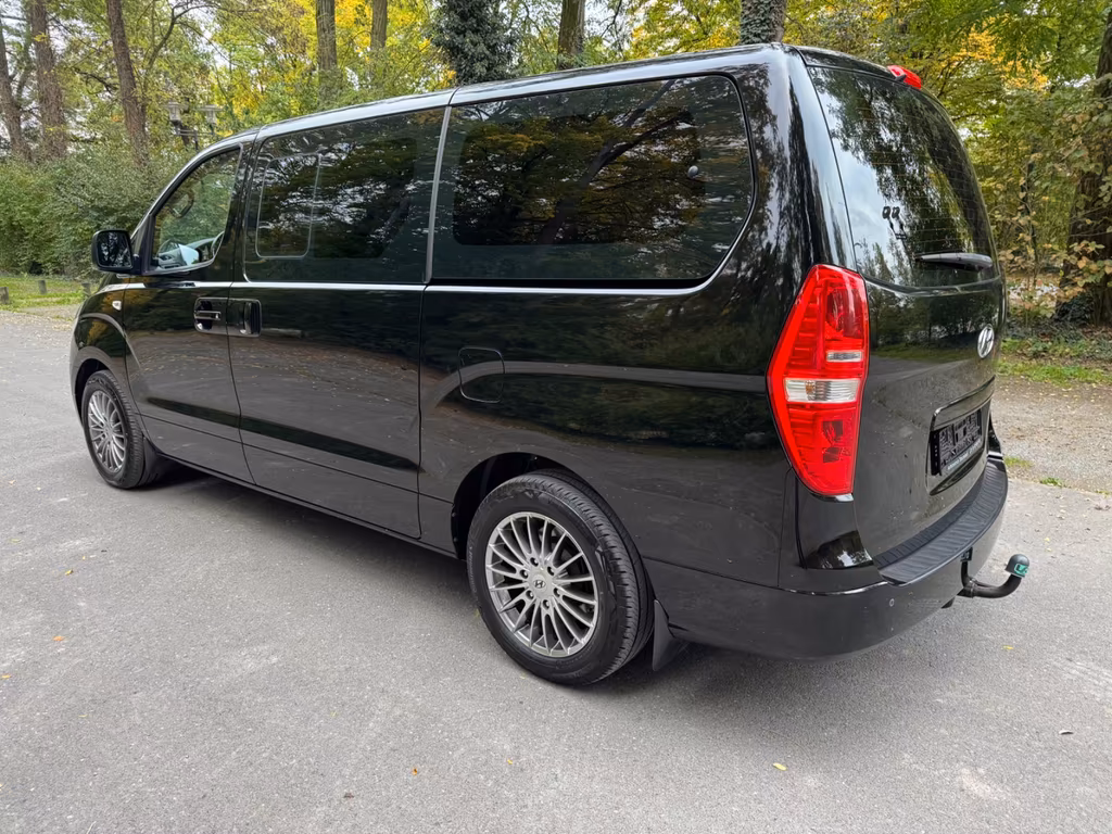 Hyundai H-1 Starex