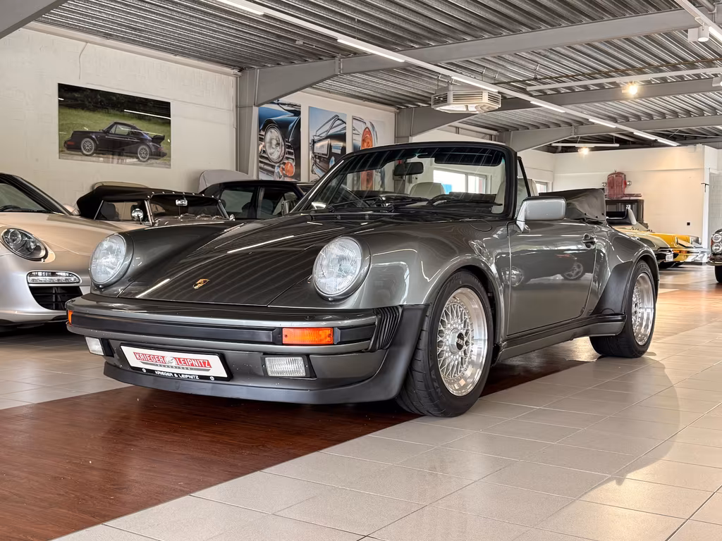 Porsche 930