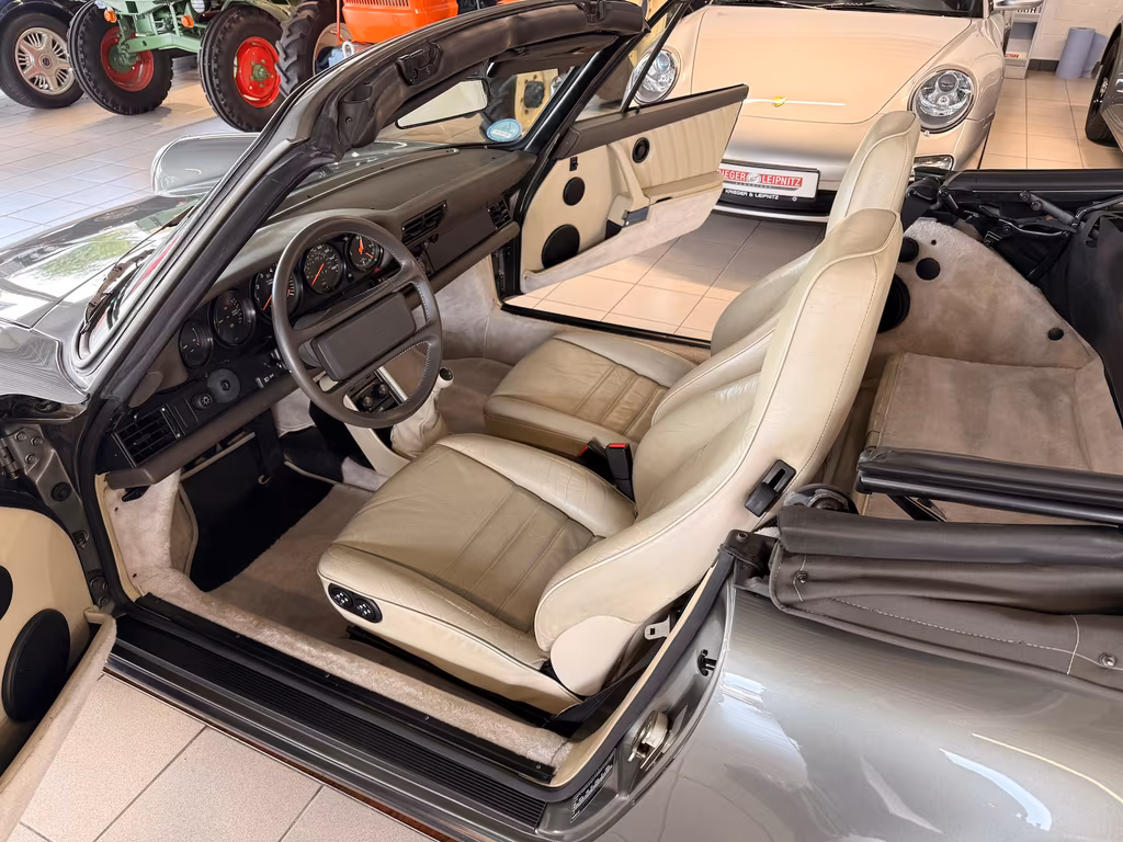 Porsche 930