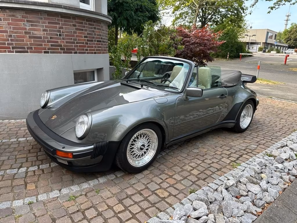 Porsche 930