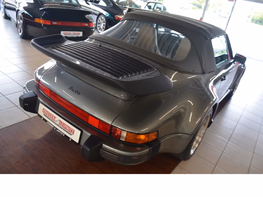 Porsche 930