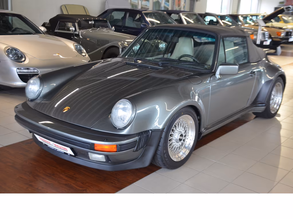 Porsche 930