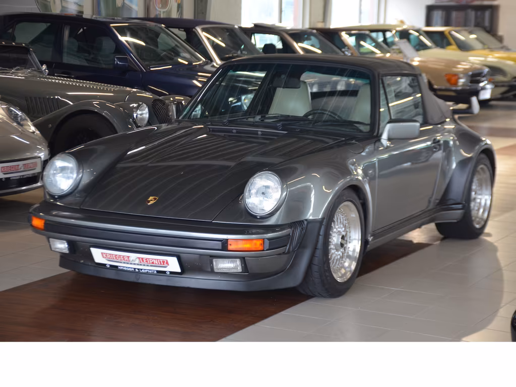 Porsche 930
