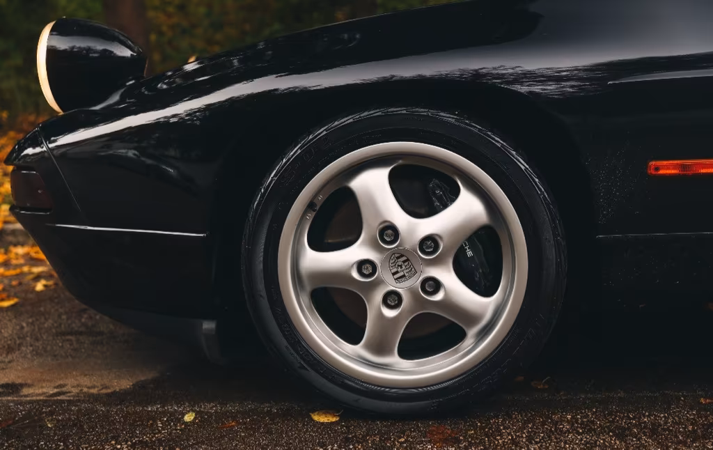 Porsche 928
