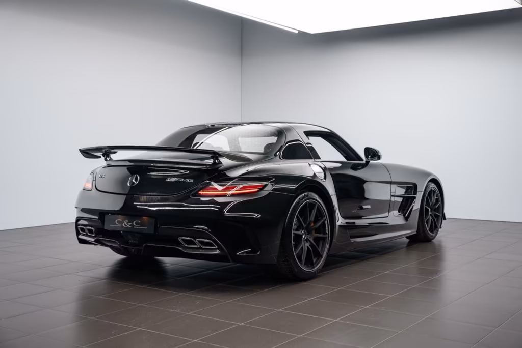 Mercedes-Benz SLS AMG
