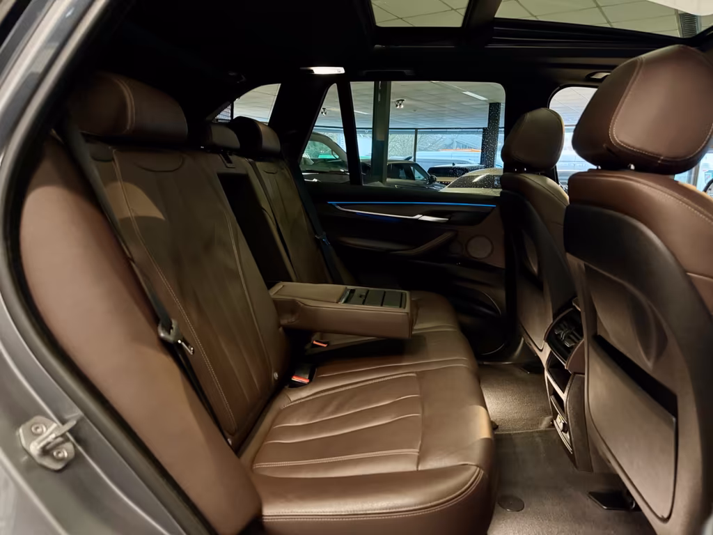 BMW X5 M50
