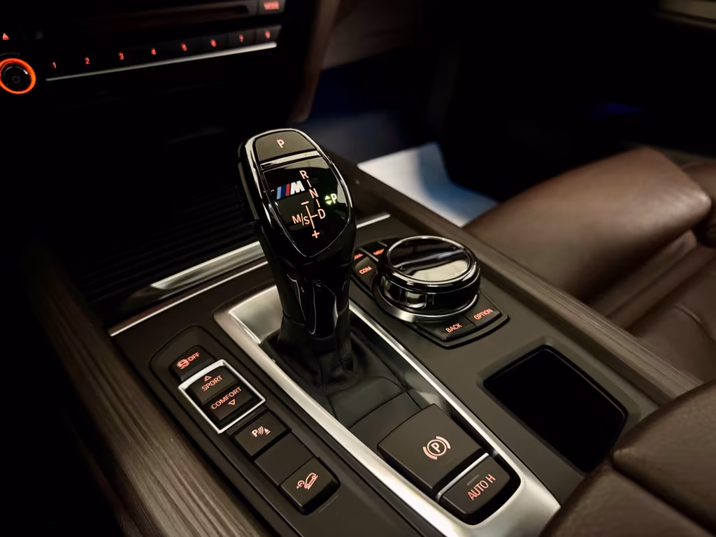 BMW X5 M50