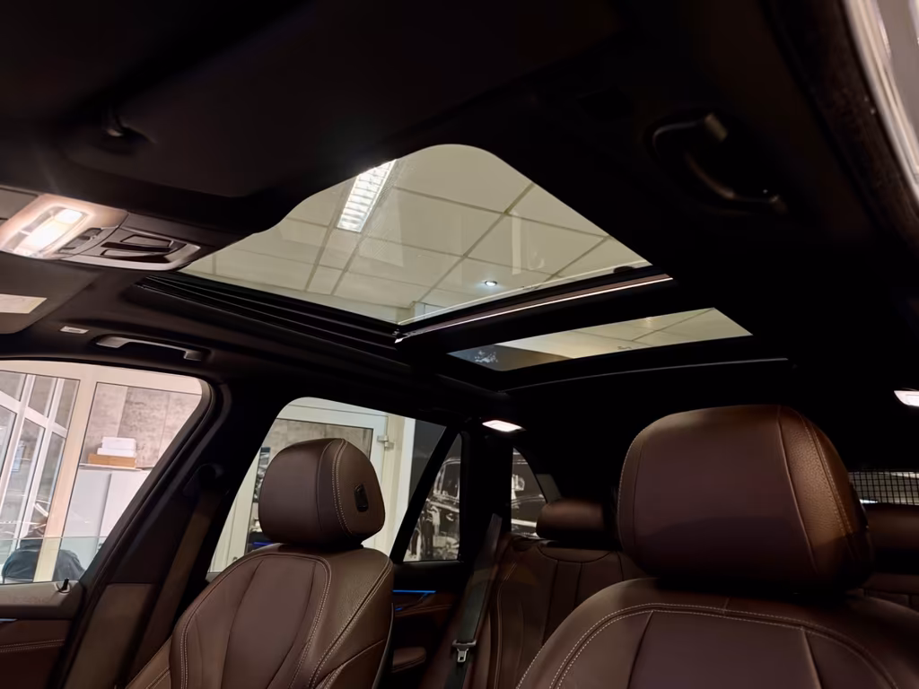 BMW X5 M50