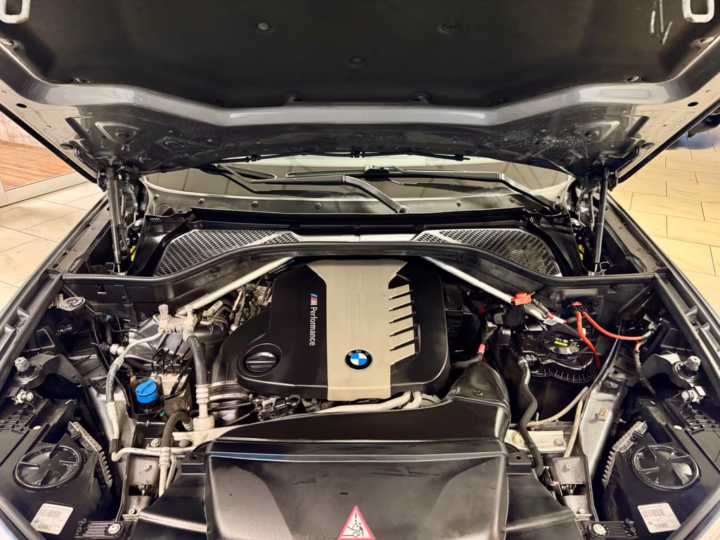 BMW X5 M50