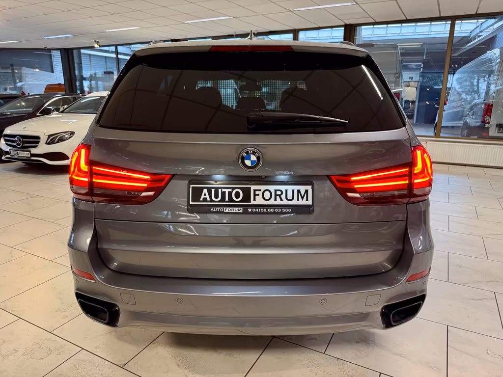 BMW X5 M50