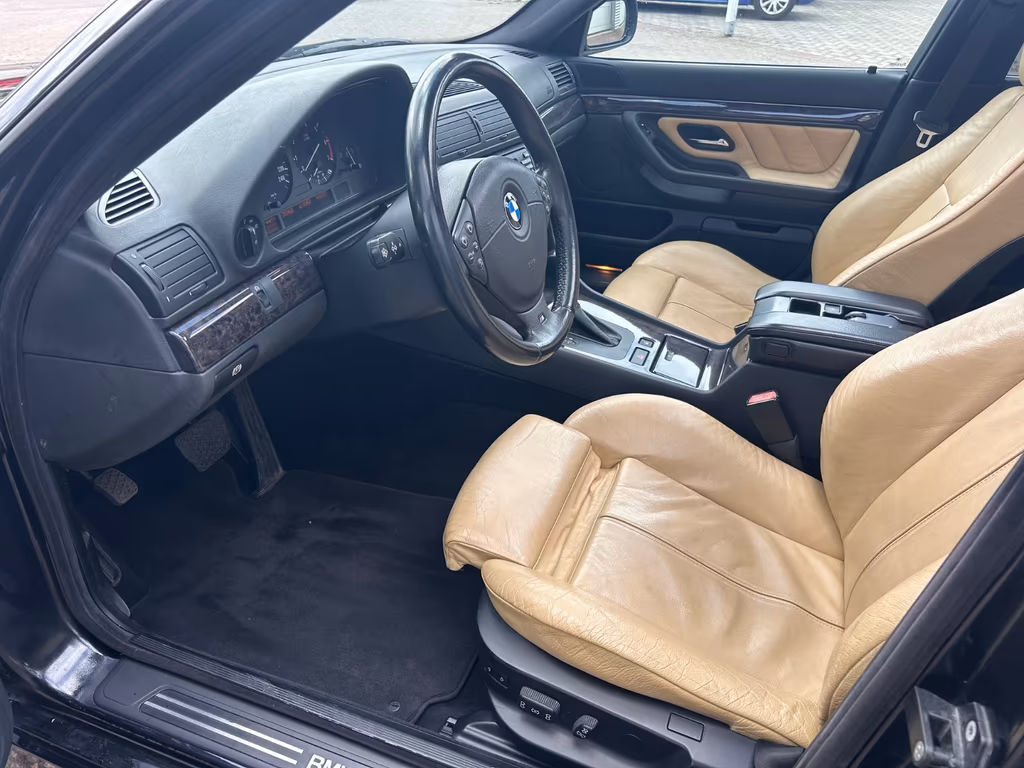 BMW 735