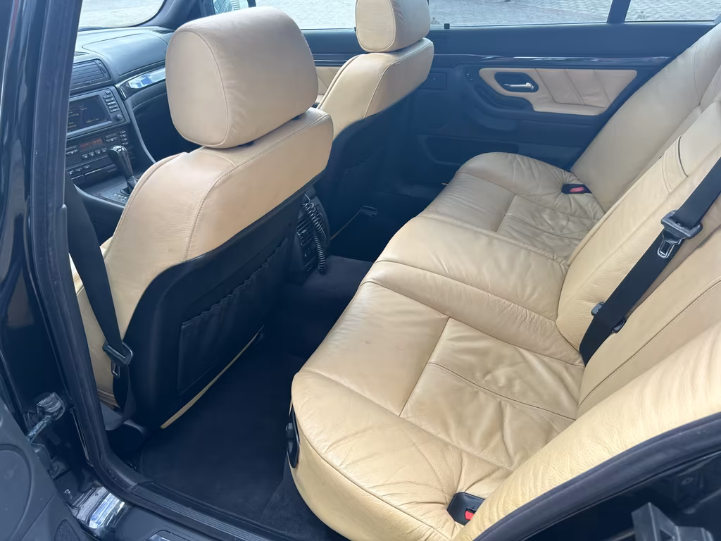 BMW 735